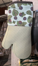 Load image into Gallery viewer, Silicone Oven Mitt