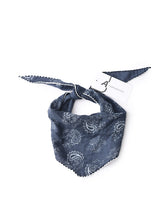 Load image into Gallery viewer, Paisley Triangle Scarf