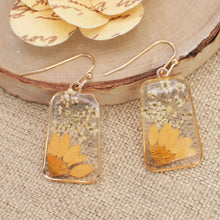 Load image into Gallery viewer, Genuine Pressed Flower Jewelry