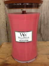 Load image into Gallery viewer, WoodWick Candles