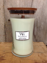 Load image into Gallery viewer, WoodWick Candles