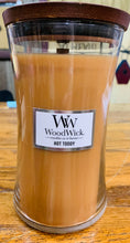 Load image into Gallery viewer, WoodWick Candles
